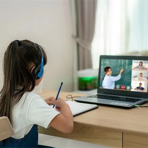 兒童近視防控刻不容緩 密歇根大學(xué)專家解析疫情網(wǎng)課下的視力保護策略